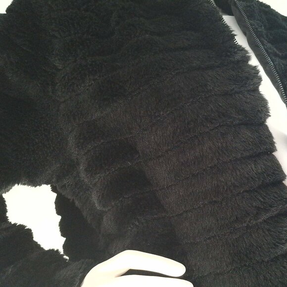 Women's Hooded Ribbed Faux Fur Jacket. Size is Large - Picture 7 of 14
